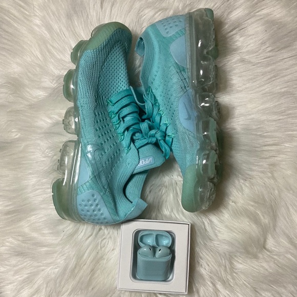 Nike Accessories - Nike vapor max2 fly knit style sneaker air pods